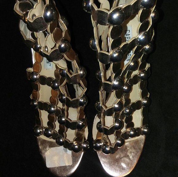 Gold studded heels - Picture 3 of 3